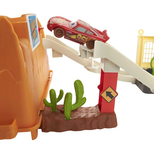 "Тачки" Игровой набор "Гонка и Вперед" / Race & Go Playset